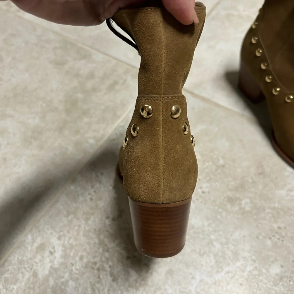 ❌❌SOLD❌❌NEW Coach Paline Suede studded bootie - Picture 4 of 11
